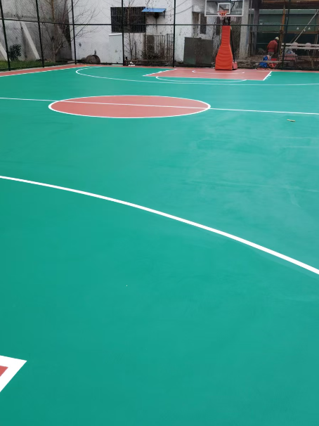 东昌府 球场长期使用易出现地面开裂